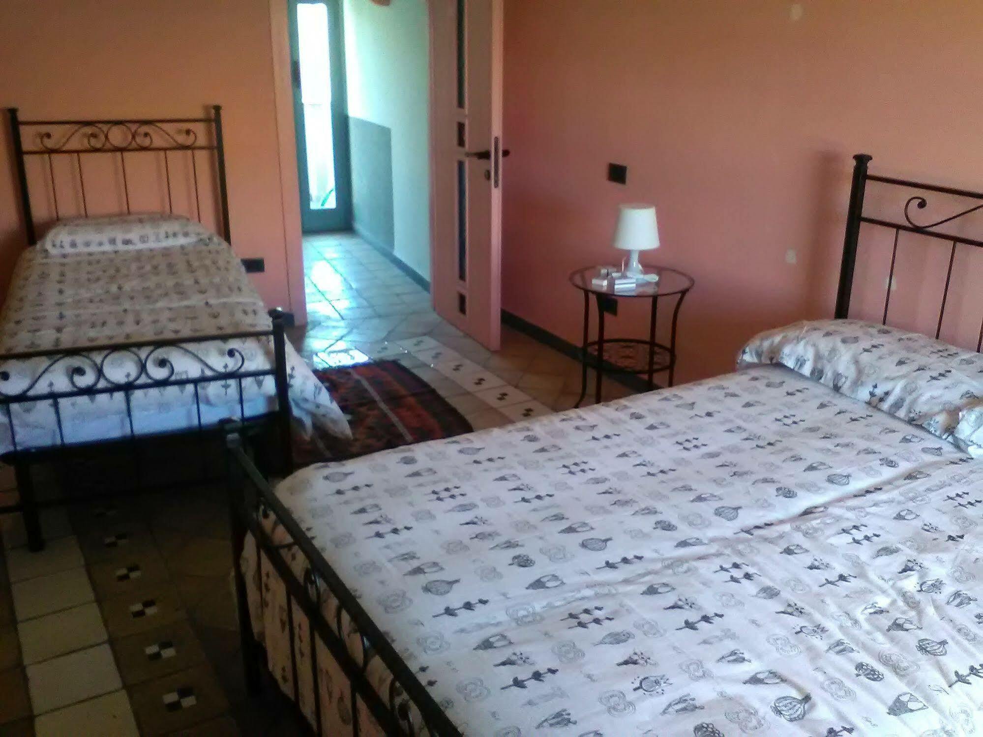 Marieta Rooms Sarzana Extérieur photo